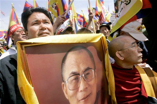 Dalai Lama Nephew in Tibet Walk Killed on Fla. Highway