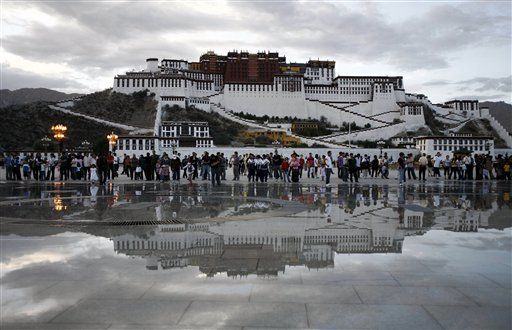 China Closing Tibet to Tourists