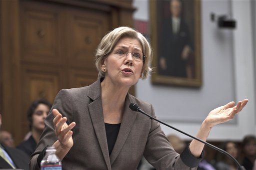 Elizabeth Warren Spars With Rep. Patrick McHenry on Capitol Hill