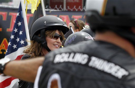 Sarah Palin Hits Rolling Thunder, Launches Bus Tour