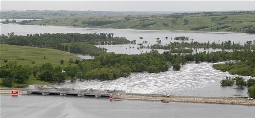 Minot Flooding: As North Dakota River Nears Peak, Rain Threatens