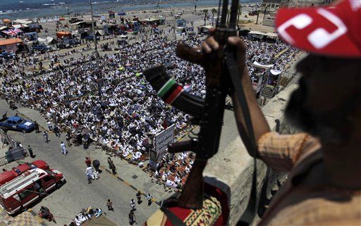 Britain Sending Supplies, Armor to Libyan Rebels