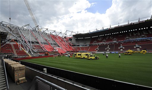Dutch Stadium Collapse Kills 1