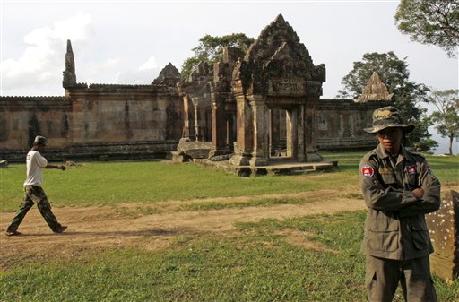 UN Orders Thai, Cambodian Troops Out of Temple Area