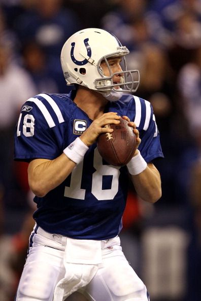 Manning Re-Signs With Colts