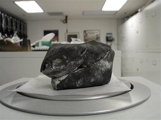 Meteorites Hold Elements of DNA; May Be Key to Origins of Life on Earth