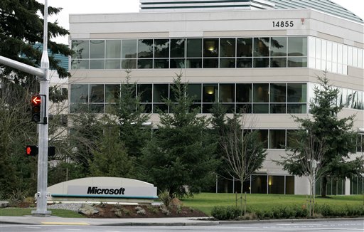 Yahoo, Microsoft Execs Meet to Discuss Buyout