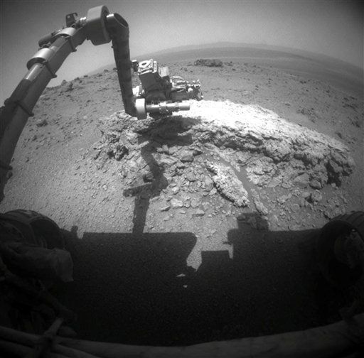 New Mars Sample Astounds Scientists, Hints at Water