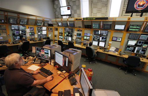Fermilab's Tevatron Atom Smasher Shutting Down After Decades