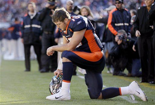 Students Suspended for Tebowing