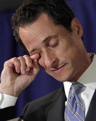 Anthony Weiner Becomes a Dad