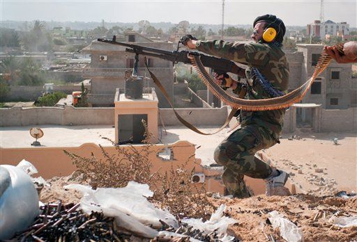 Pro-Gadhafi Fighters Retake Libyan Town
