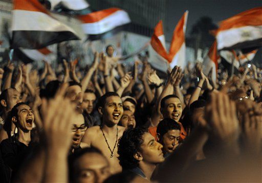 Egypt's Morsi Cautiously Begins Building Team