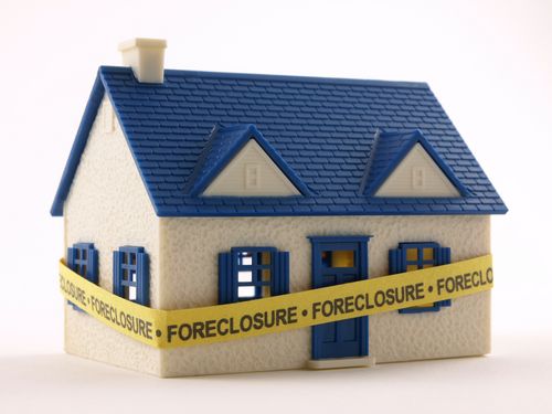 Foreclosure Error Ruins Couple's Retirement Home