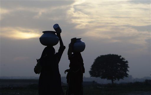 Pakistanis Probe 'Girl Trade' to Settle Tribe Dispute