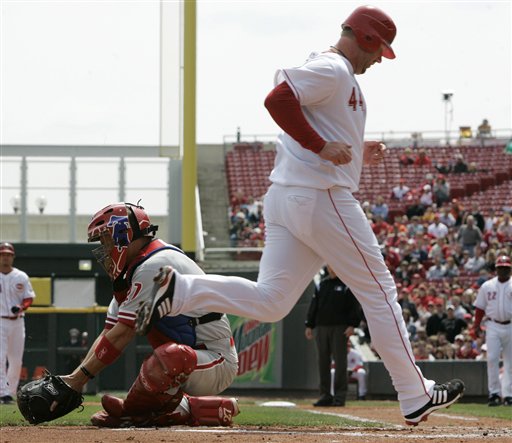 Bako Singles in 9th as Reds Edge Phillies