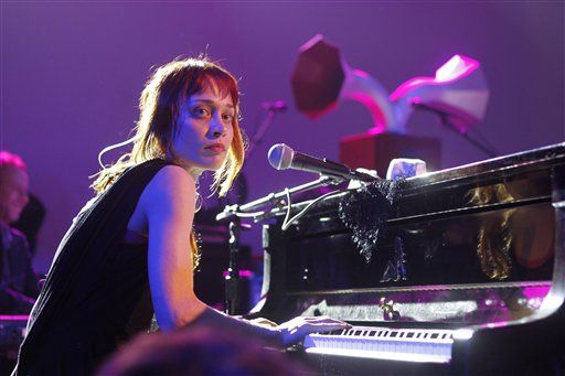Fiona Apple Cancels Tour Because Her Dog Is Dying