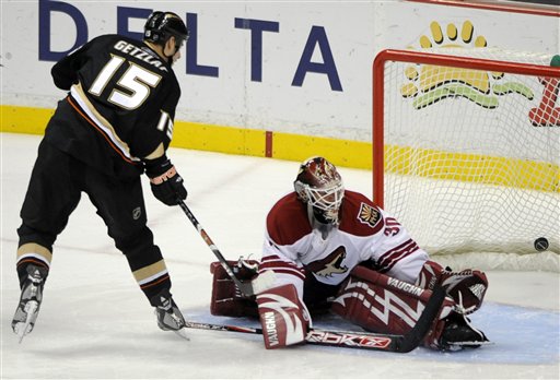Ducks Rally for Win Over Coyotes