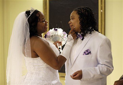Same-Sex Marriages Begin in Maryland