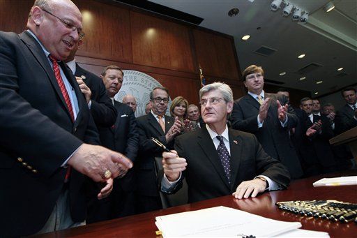 Mississippi Weighs Bill to Ignore Federal Laws