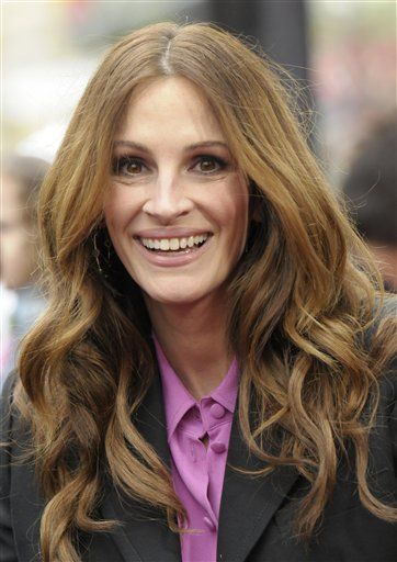 Why Julia Roberts Isn't Going to Sister's Wedding