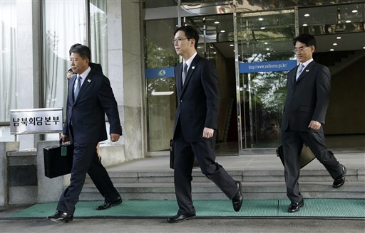 Koreas Hold 1st Talks in 2 Years