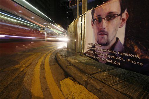 Booz Allen Spotted Issues With Snowden's Resume Claims