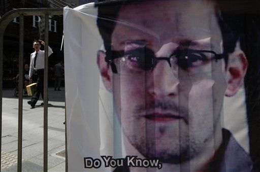 Snowden Flees Hong Kong