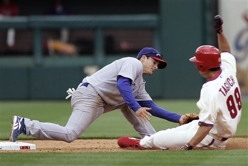 Utley's Throwing Error Gives Cubs 6-5 Win