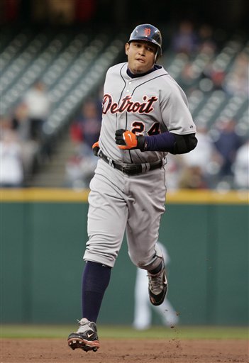 Tigers Rout Indians Behind Renteria's Slam