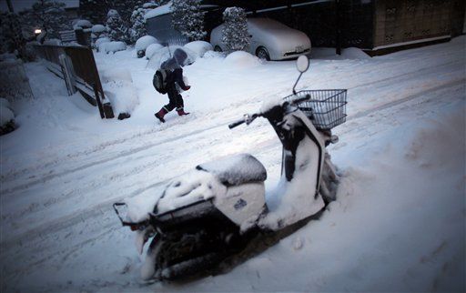 Rare Snowstorm Kills 11 in Japan