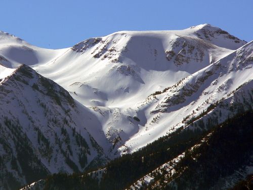 Avalanche Kills 2 Skiers in Oregon