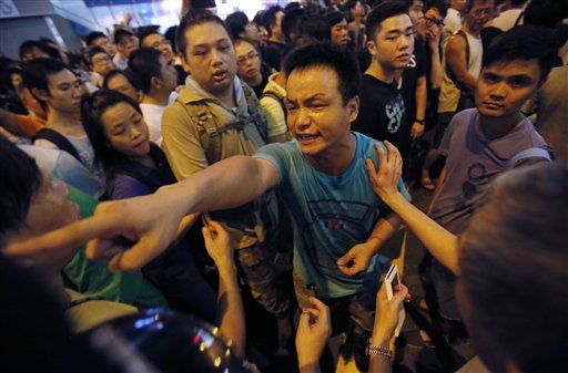 Talks Called Off as Residents, Protesters Clash in Hong Kong