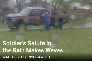 Soldier&#39;s Salute in the Rain Makes Waves