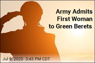 Army Admits First Woman to Green Berets