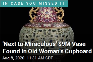 Cats, Dogs Frolicked Near $9M Emperor&#39;s Vase