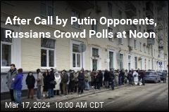 After Call by Putin Opponents, Russians Crowd Polls at Noon