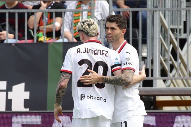 McTominay's brace lifts Napoli atop Serie A after Roma beats Inter