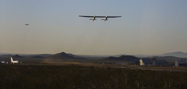 In California, giant Stratolaunch jet flies for first time