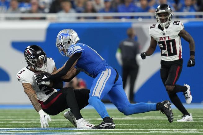 Jared Goff throws and runs for TDs, helping the Lions bounce back with a 20- 6 win over Falcons