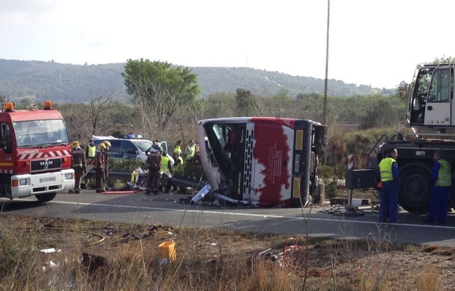 Spain: 14 killed, 30 injured in student bus crash on highway