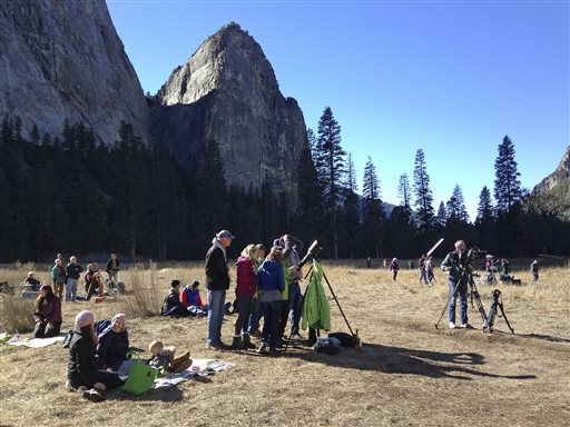 2 men reach top of Yosemite's El Capitan in historic climb