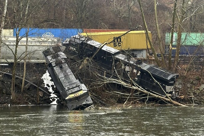 Three trains involved in 'collision and derailment' in eastern Pennsylvania; no injuries reported