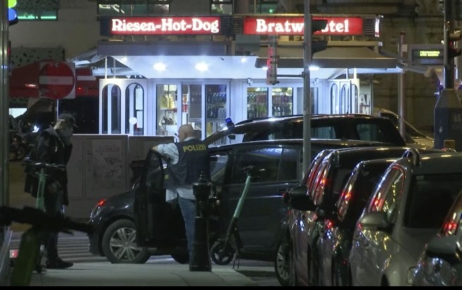 2 dead, 15 wounded in Vienna terror attack, authorities say