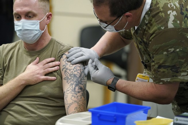 Army enlists 3 active duty soldiers ousted for refusing COVID-19 vaccine, corrects other numbers