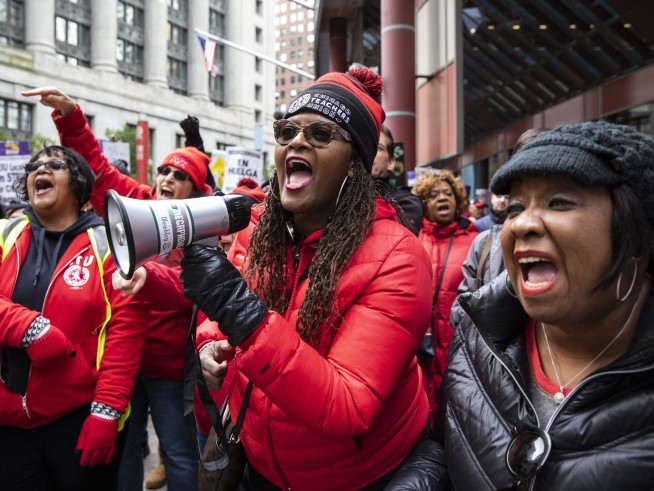Chicago teachers approve contract deal that ended strike