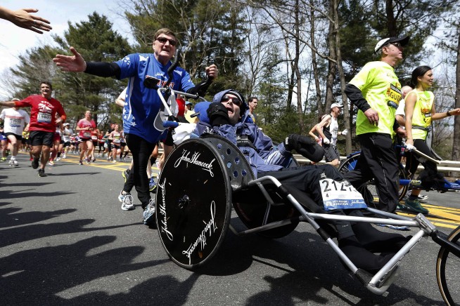 Dick Hoyt, who pushed son in multiple Boston Marathons, dies