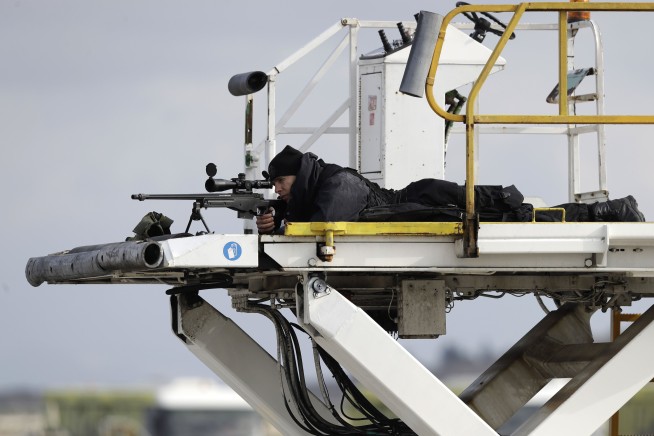 Obama offers Greeks reassurance about US commitment to NATO