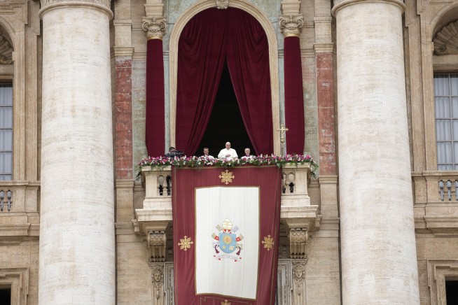 Pope overcomes health concerns to preside over Easter Mass and appeal for peace in Gaza and Ukraine
