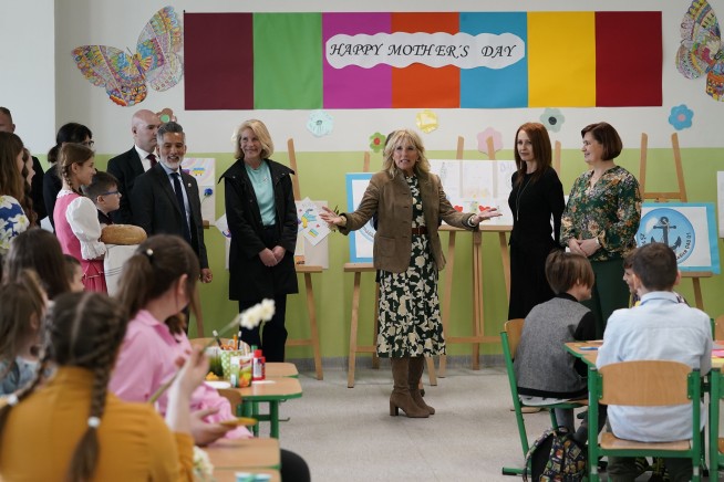 Jill Biden pays surprise visit to Ukraine, meets first lady